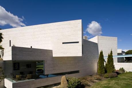 Selección de imágenes de la primera vivienda diseñada por A-cero