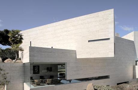 Selección de imágenes de la primera vivienda diseñada por A-cero