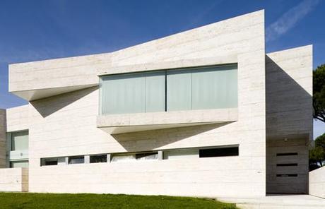 Selección de imágenes de la primera vivienda diseñada por A-cero