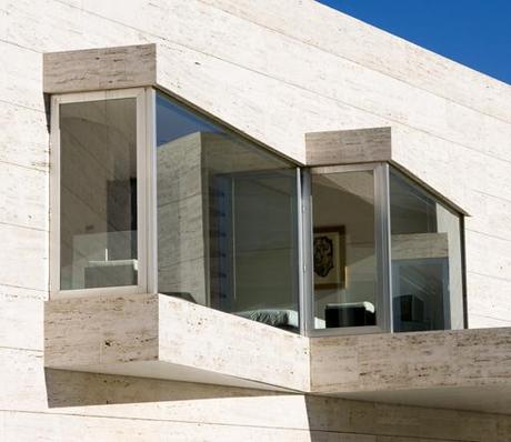 Selección de imágenes de la primera vivienda diseñada por A-cero