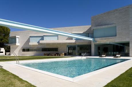 Selección de imágenes de la primera vivienda diseñada por A-cero