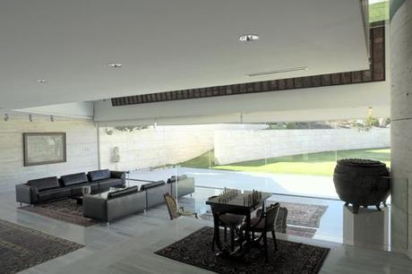 Selección de imágenes de la primera vivienda diseñada por A-cero