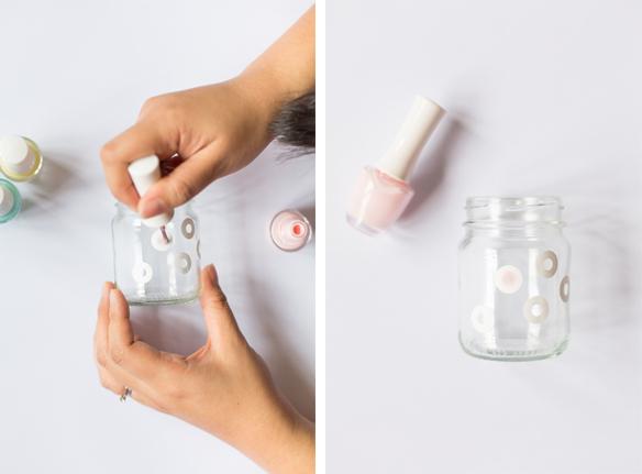 DIY: Pintar un jarrón a topos con pintura de uñas