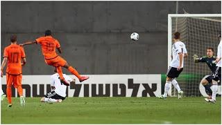 Leroy Fer rescata a una Holanda que acabó sufriendo ante la Mannschaft