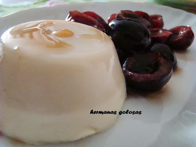 PANNA COTTA DE VAINILLA CON CEREZAS MACERADAS