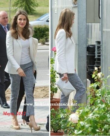 Dña. Letizia, jersey de punto también en su visita a Cinfa, Navarra