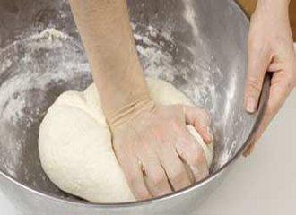 segundo amasado para hacer pan casero de una forma sencilla