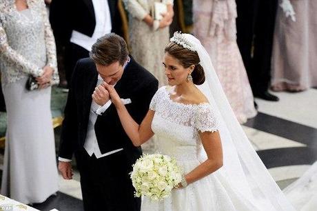 Magdalena de Suecia, espléndida, se casa vestida de Valentino