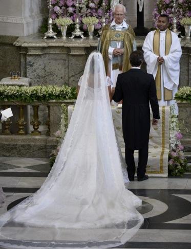 Magdalena de Suecia, espléndida, se casa vestida de Valentino