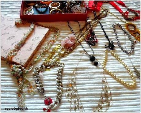 ORGANIZING TODAY NECKLACES