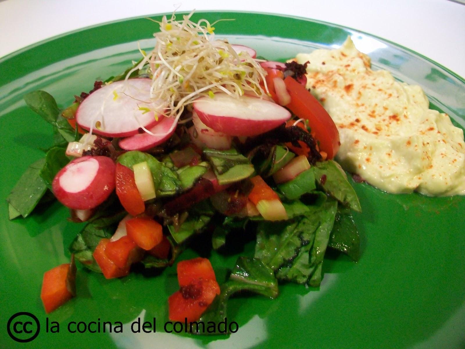 Ensalada de espinacas con mahonesa vegana