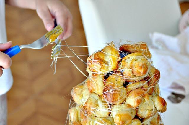 CROQUEMBOUCHE