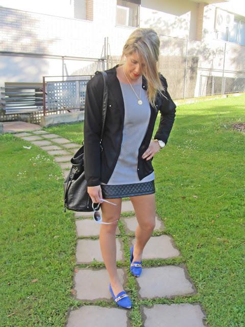 ¿Como combinar zapatos azules?