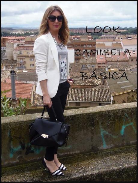 UN LOOK 10, CON UNA CAMISETA BÁSICA