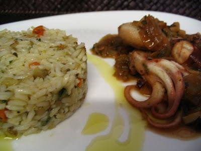 ARROZ CON VERDURAS Y PULPITOS ENCEBOLLADOS