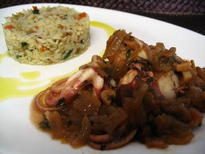 ARROZ CON VERDURAS Y PULPITOS ENCEBOLLADOS