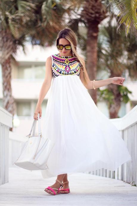 White dress look Mónica Sors, Mes Voyages à Paris