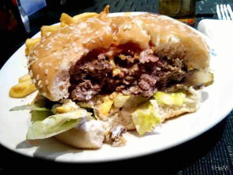 DIZZY LIL BURGER: hamburguesas comiqueras con la tinta mojada. DIZZY LIL BURGER: hamburguesas comiqueras con la tinta mojada.