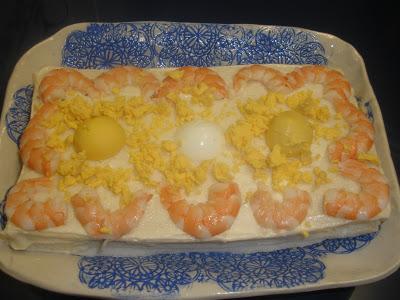Pastel frío de atún y langostinos