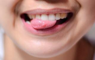 Dos ilusiones de la lengua Dos ilusiones de la lengua