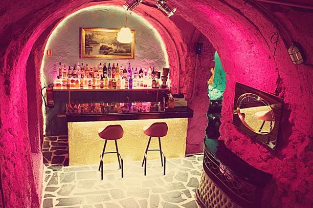 EL FABULOSO COCONUT BAR: EL BAR HAWAIANO DE SILVIA SUPERSTAR.