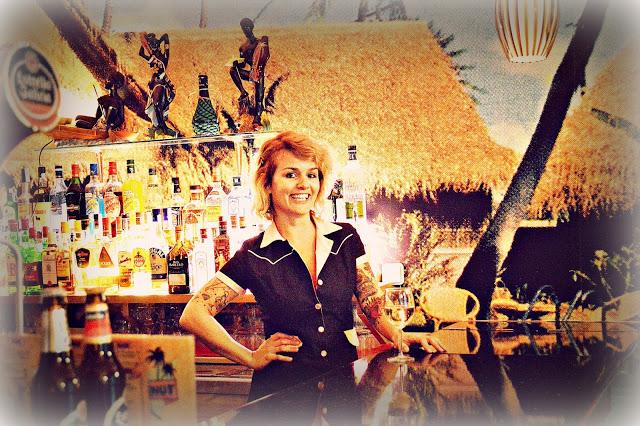 EL FABULOSO COCONUT BAR: EL BAR HAWAIANO DE SILVIA SUPERSTAR.