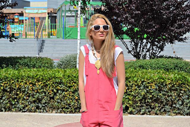 CORAL EVERYWHEREBuenos días!!! Como veis vengo muy coral ...