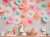 Colorista brunch lleno rosetones papel