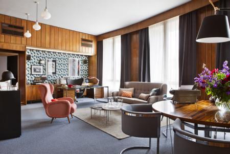 Casa Decor Madrid 2013 Olga Palmero Mazón Despacho del Embajador casa decor muebles de diseño clásicos estilo nórdico iconos diseño danés 50 60 habitación 606 del Radisson SAS Royal Hotel en Copenhague diseño decoración nordica diseño clásico nórdico danés 50 60 Casa Decor Madrid 2013 Despacho del Embajador blog decoración nórdica arne jacobsen huevo