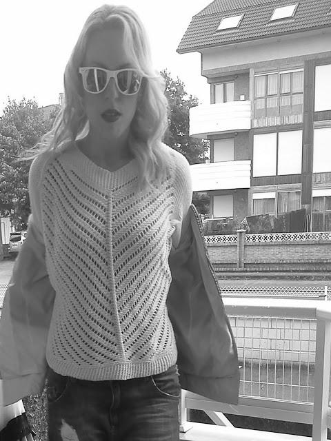 CASUAL GREEN AND YELLOW