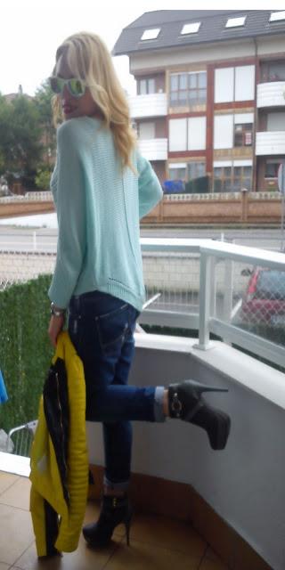 CASUAL GREEN AND YELLOW