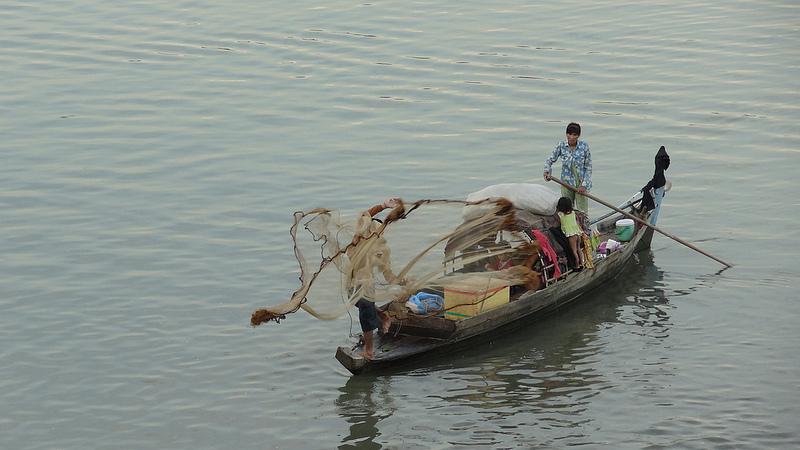 Pescadores en Phnom Penh