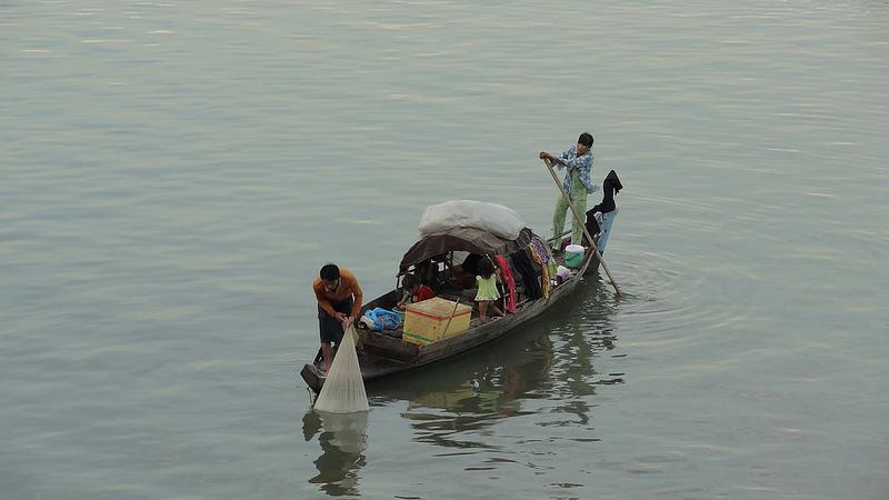 Pescadores en Phnom Penh