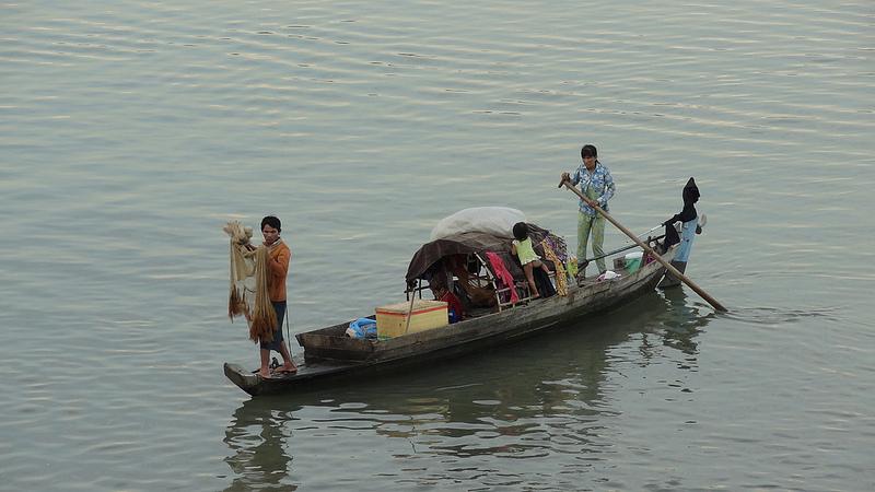 Pescadores en Phnom Penh