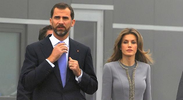 Libro asegura que la princesa Letizia abortó. El autor no ahorra adjetivos ni críticas para Letizia, a quien describe como una mujer arribista, colérica e impaciente. 