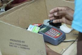 Gobierno aumenta de 700 a 825 pesos tarjeta Comer es Primero.