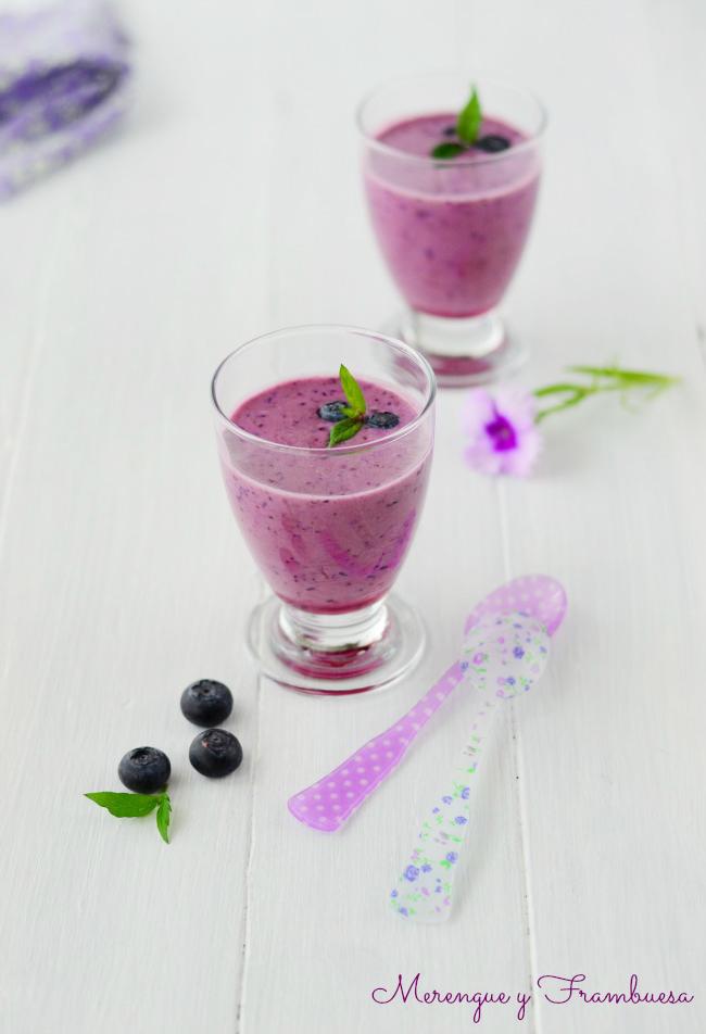 Smoothie de arándanos con un toque de cardomo