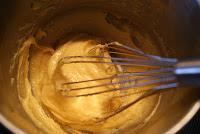 Profiteroles con Nata y Sirope de Chocolate