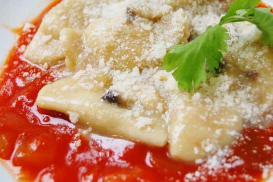 CAPPELLETTI BOLOÑESA SOBRE PIPERRADA