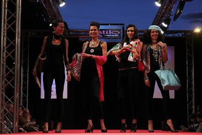 DESFILE STILO COMPLEMENTOS
