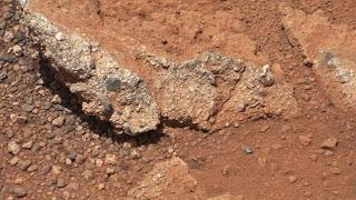 Descubre el Curiosity el Cauce de un Antiguo Río en Marte