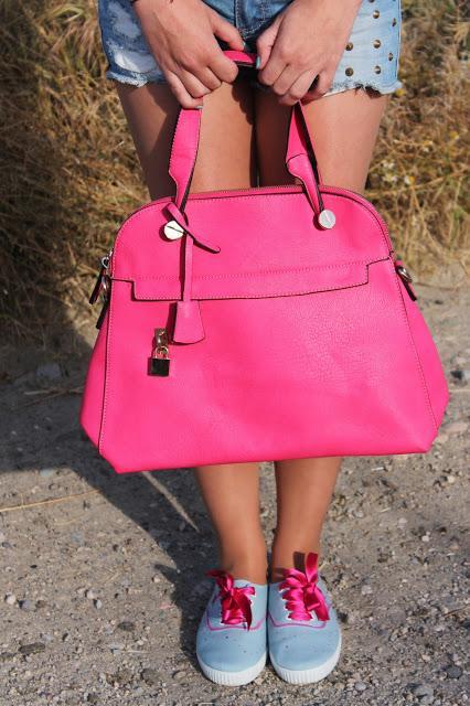 Street Style: Symple look/pink complements