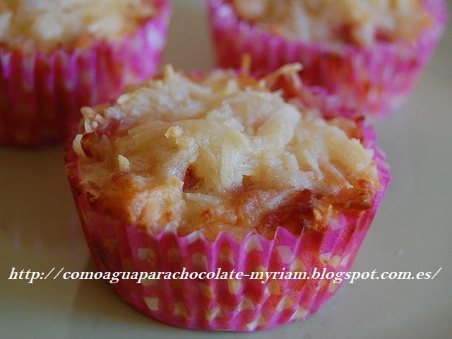 MUFFINS DE MORTADELA  Y POLLO.