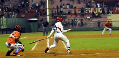 Último out, José Fernández falló en roling al lanzador