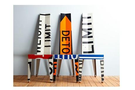 Materiales cotidianos para Sillas y Mesas Recicladas: Señales de Tráfico y Ropa Usada. sillas Materiales cotidianos para Sillas y Mesas Recicladas: Señales de Tráfico y Ropa Usada.