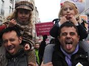 Francia aprueba matrimonio homosexual adopción