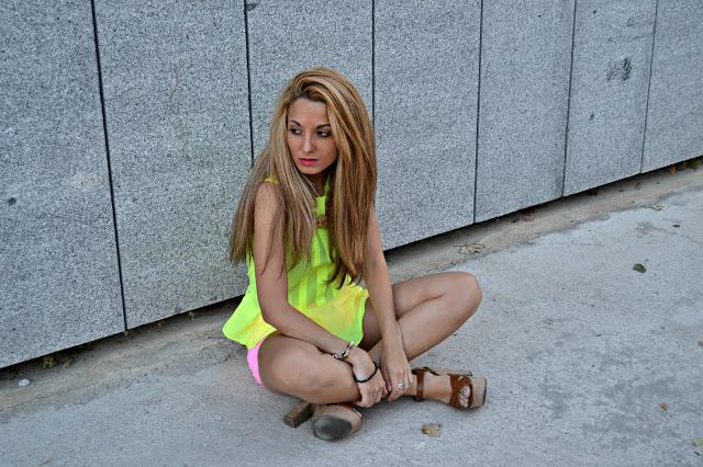 SUMMERY COLORS MAKE ME SMILE Buenos días!!! Pasamos de un...