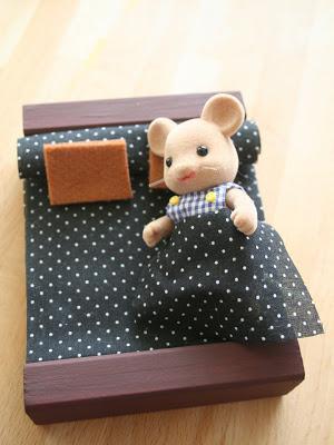 Ideas para construir juguetes nuevos con bloques de madera cama construida con bloques de madera