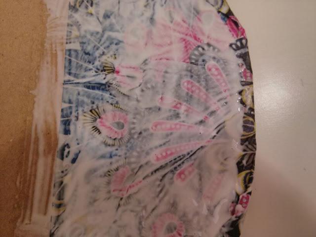 Expositor cupcake con Decopatch