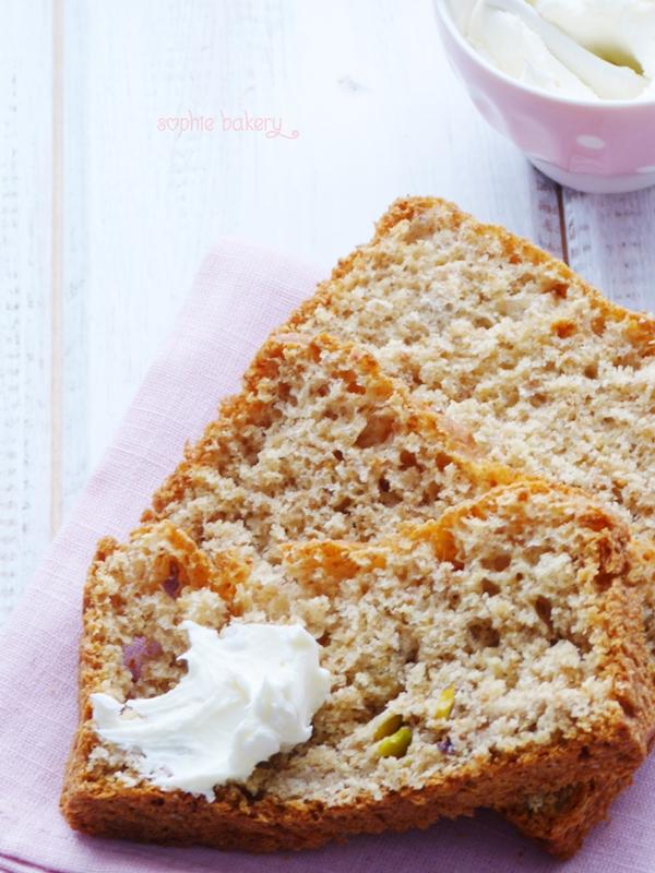 PAN INTEGRAL DE MANZANA, COCO Y PISTACHO